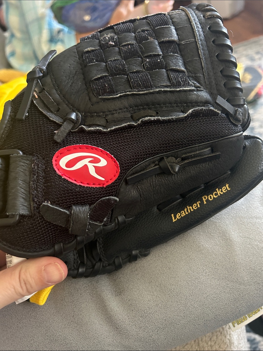 Rawlings Playmaker Series PM11MB 11-inch youth baseball/softball glove,